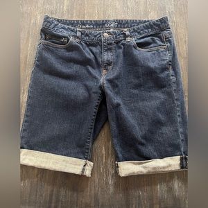 Ann Taylor Loft blue denim modern shorts. Sz6